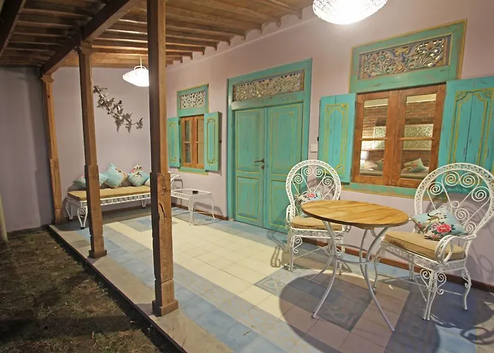 Mooz Guest house 3*